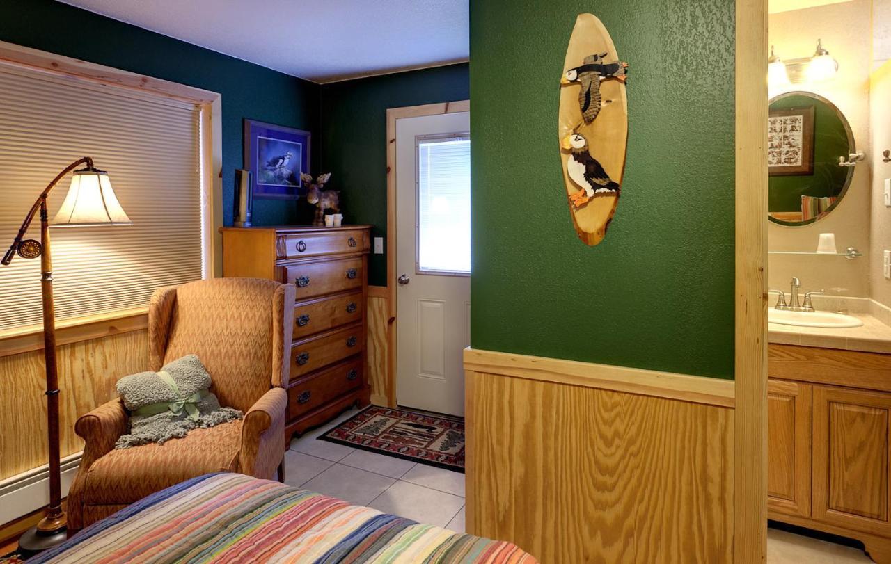 Sea Parrot Inn Seldovia エクステリア 写真